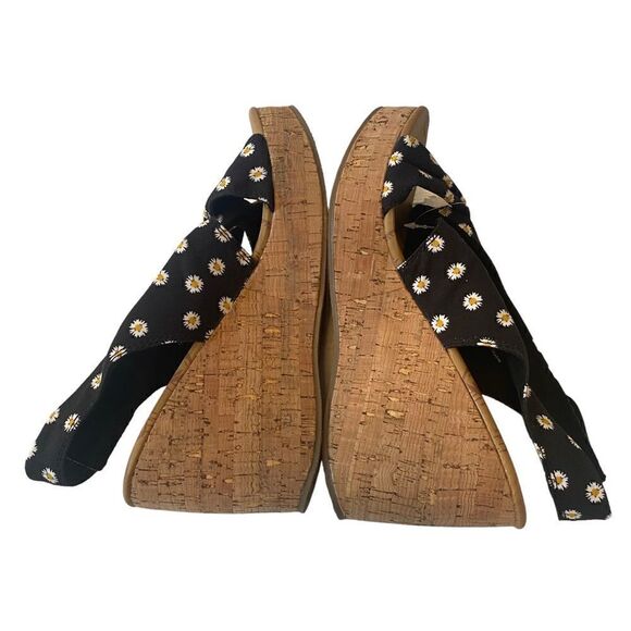 Blowfish Malibu Adorable Daisy Patterned Cloth Upper Cork Wedges in Sz. 9.5 - Picture 6 of 8